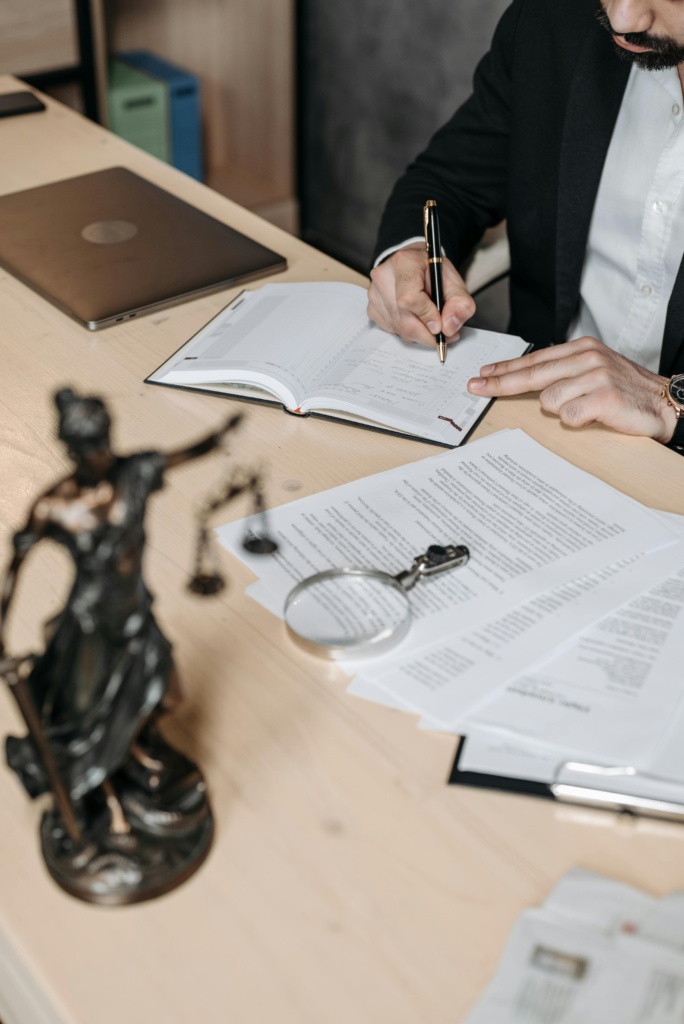 A courtroom setting, showcasing the importance of accurate translations for ensuring fair trials and judicial decision-making in UAE courts